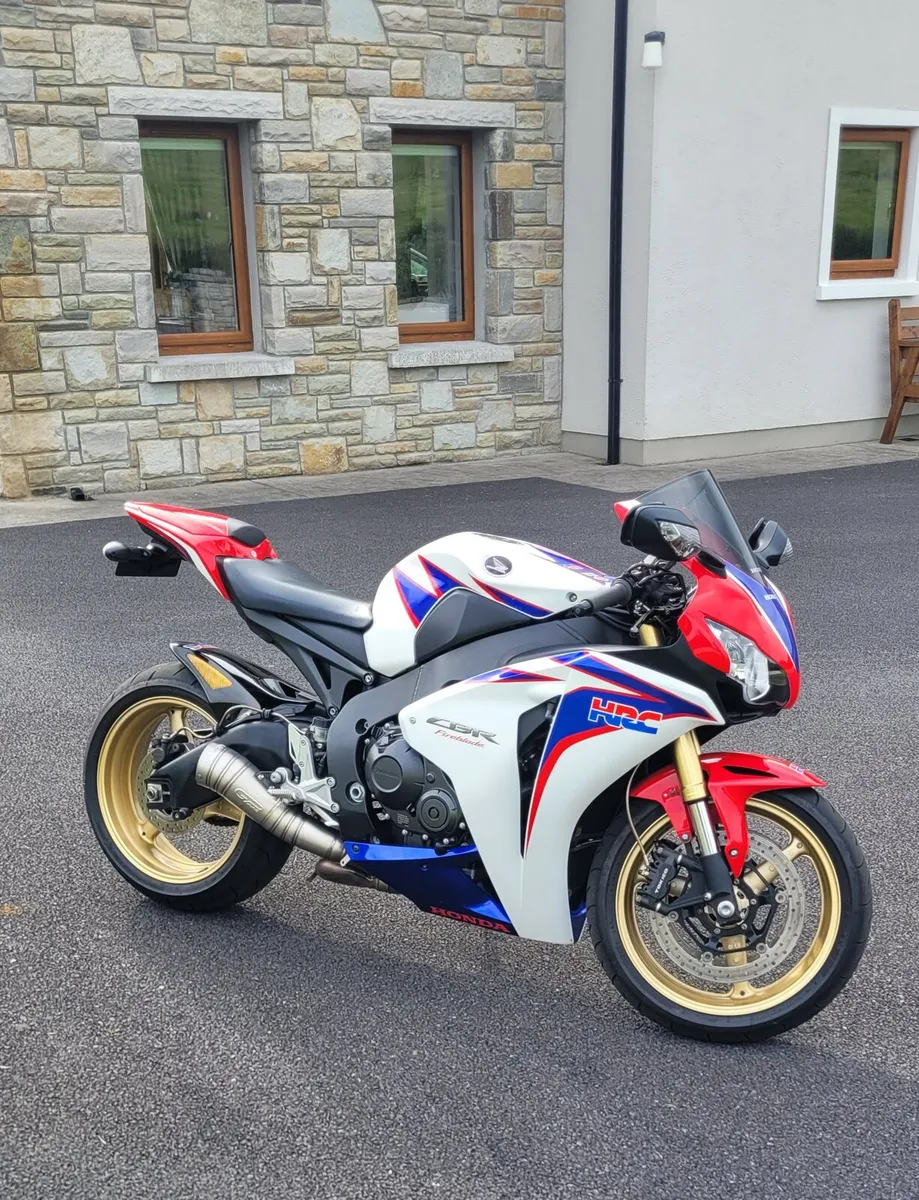 Honda CBR 1000RR Fireblade - Image 2
