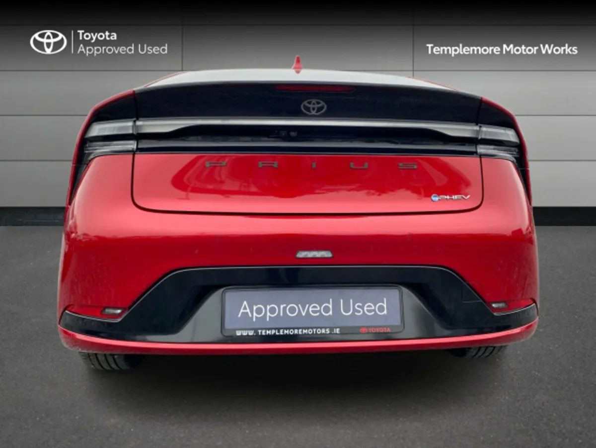 Toyota Prius 2.0 - Image 4
