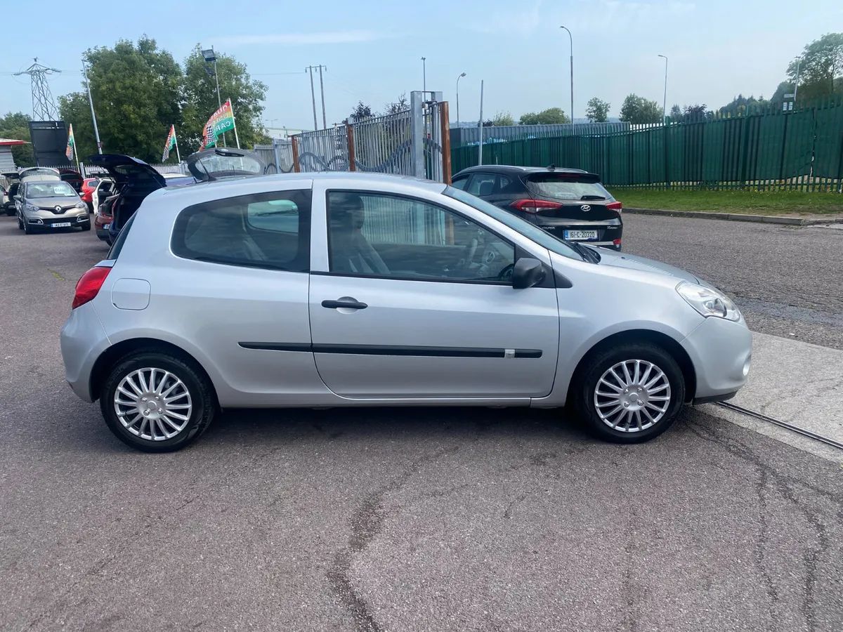 Renault Clio 2012 ONLY 138KLMS - Image 3