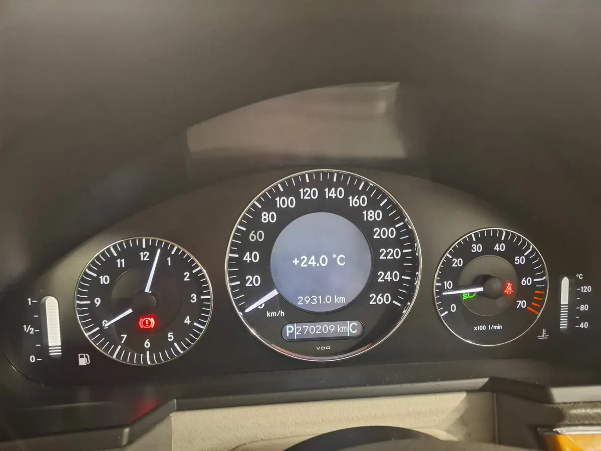 Mercedes-Benz E-Class 2008 Automatic - Image 3
