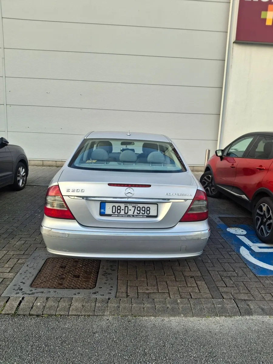 Mercedes-Benz E-Class 2008 Automatic - Image 4
