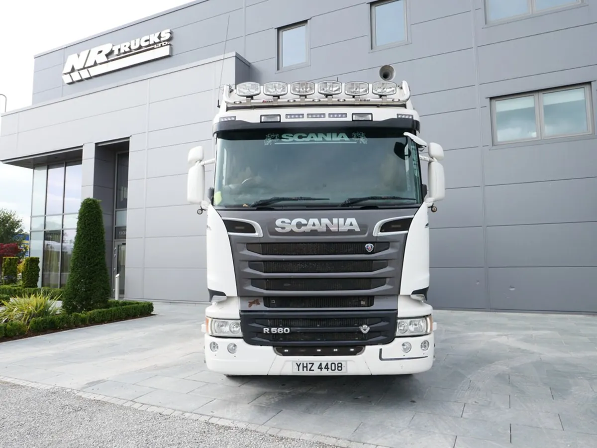Scania R560 Highline 6x2 Tag Axle Auto Gearbox - Image 3