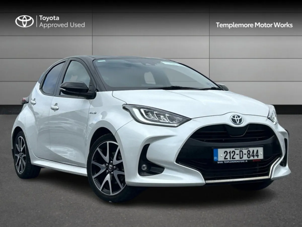 Toyota Yaris HYBRID STYLE 4DR A AUTO - Image 1