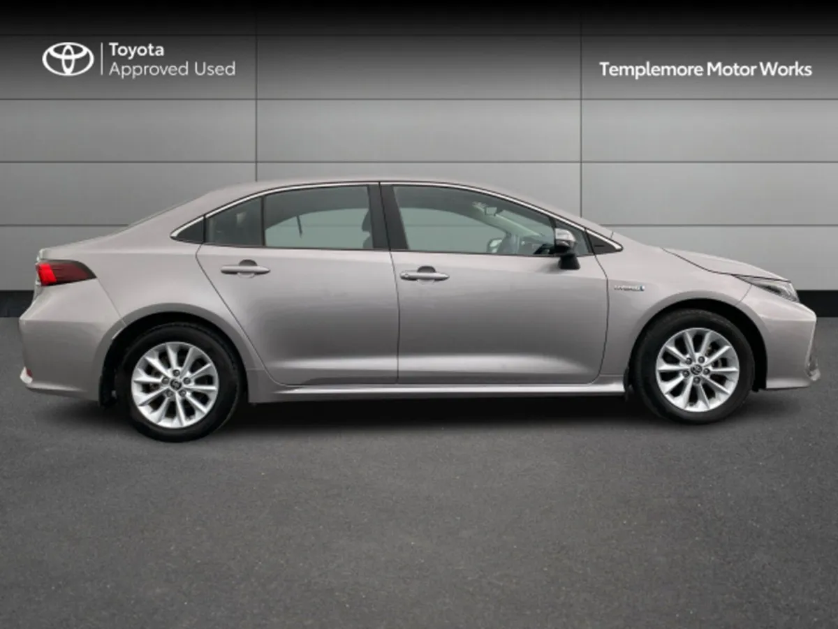 Toyota Corolla HYB LUNA SALOON 4DR AUTO HYBRID - Image 3