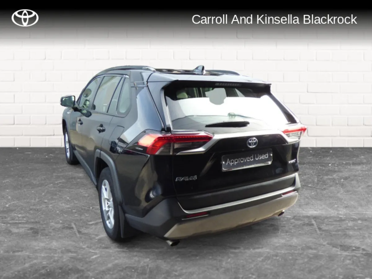 Toyota RAV4 Hybrid Luna 2WD - Image 2