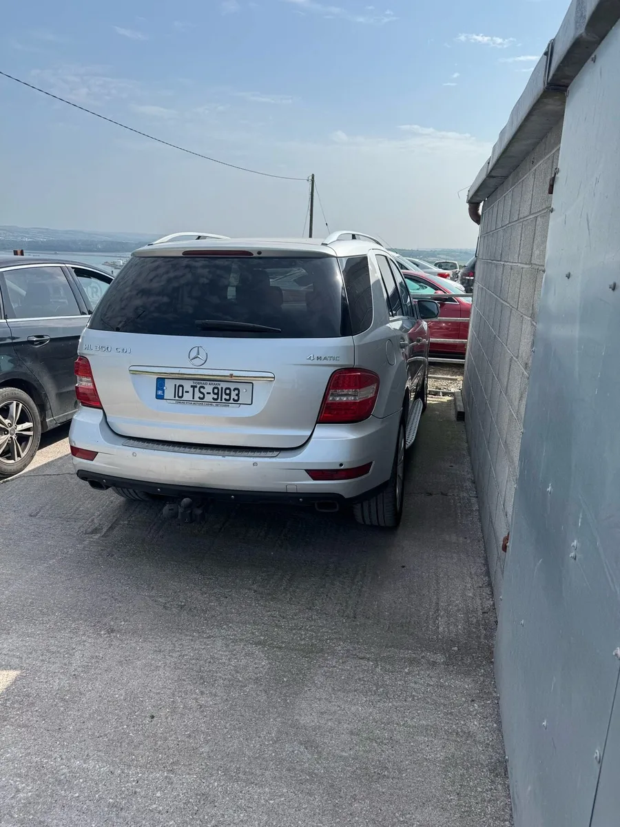 Mercedes ML350 4 Matic Crew cab DOE&TAX - Image 2