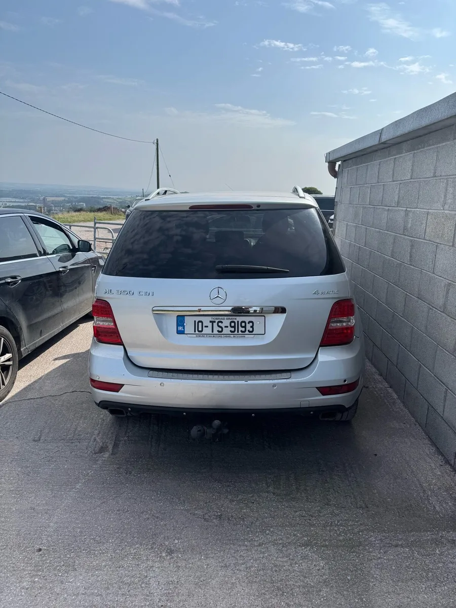 Mercedes ML350 4 Matic Crew cab DOE&TAX - Image 4
