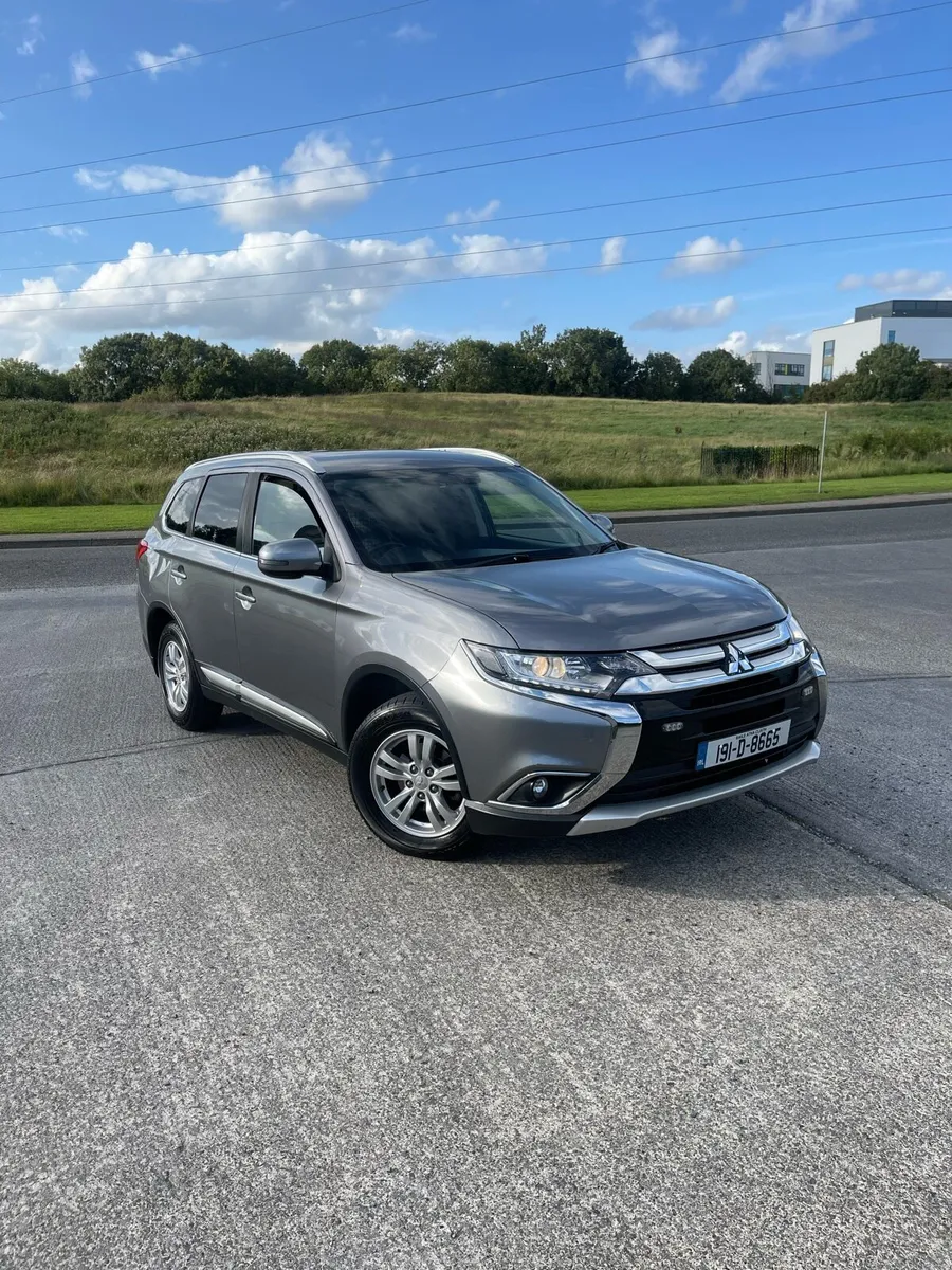 Mitsubishi Outlander | 2.2 Diesel | 4WD Commercial - Image 1