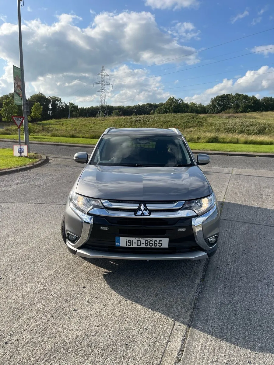 Mitsubishi Outlander | 2.2 Diesel | 4WD Commercial - Image 2