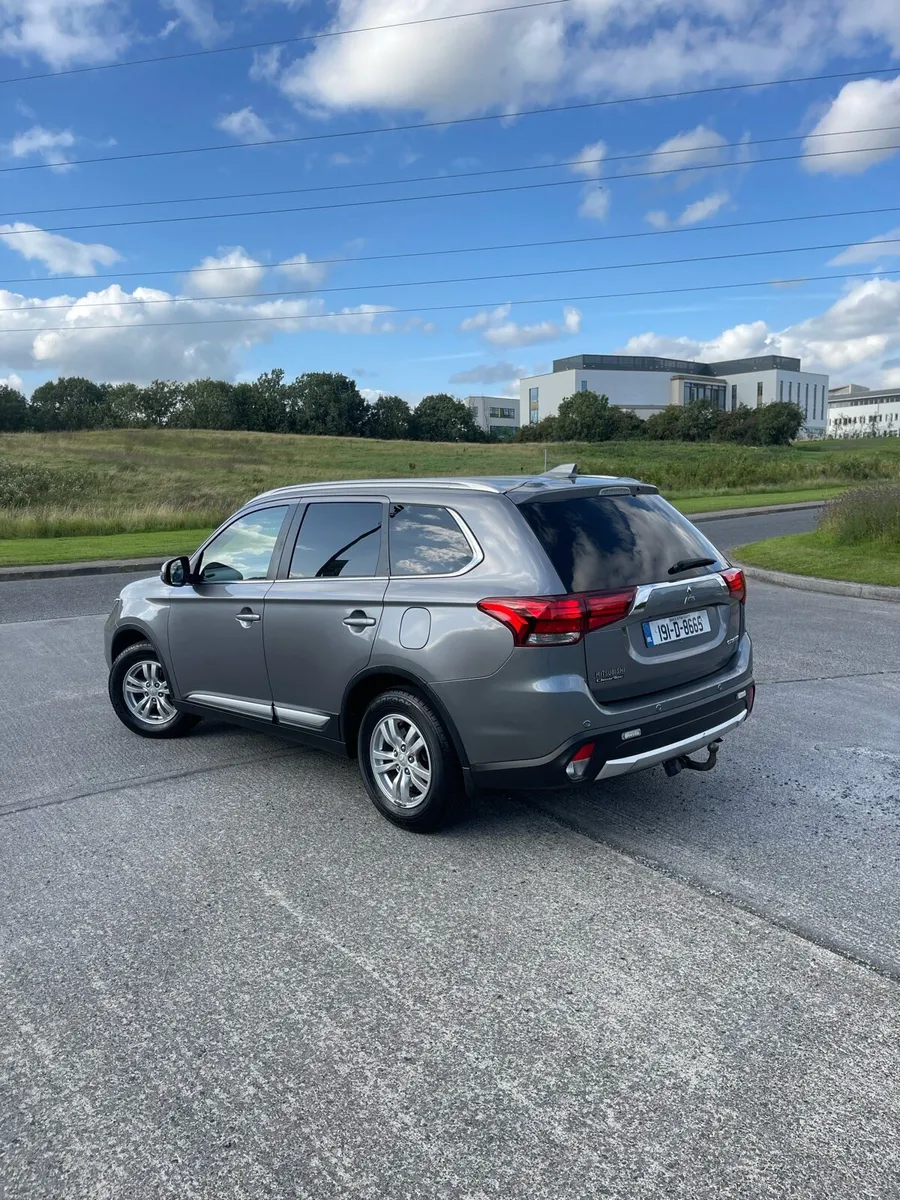 Mitsubishi Outlander | 2.2 Diesel | 4WD Commercial - Image 4