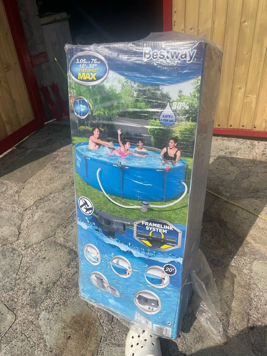 NEW! UNOPENED Bestway Pool, Filter pump & Cover - Image 1