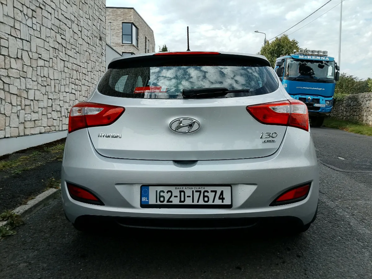 Hyundai i30 1.6 3 DSL Deluxe 3DR Auto - Image 4