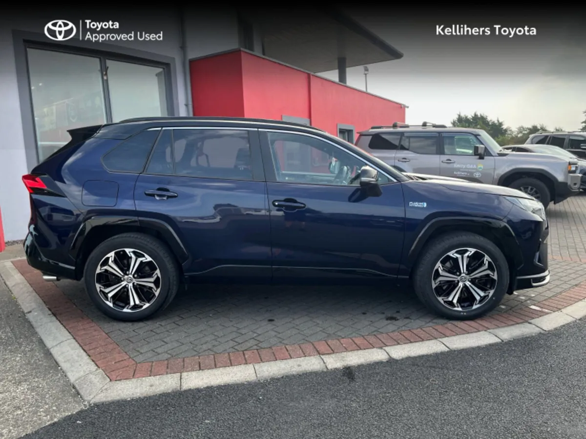 Toyota RAV4 PLUG-IN HYBRID SPORT - Image 3