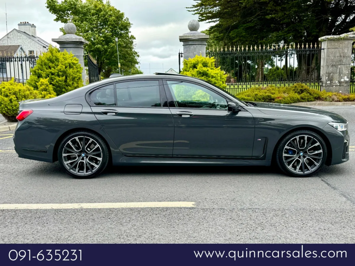 BMW 7-Series 730d M-SPORT X-DRIVE AUTO==HIGH SPEC= - Image 2