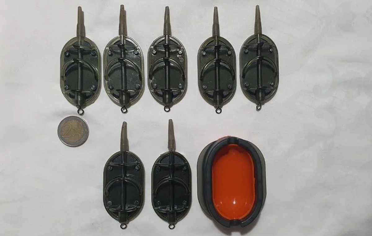 NEW - Size XL - Set of 7 Mixed Weight (5x40g) + (2x50g) - ARC Flat Method Feeders + Quick Release Mould - Carp Tench Bream Feeder Method Pellet Dumbells Hybrid Roach - Image 1