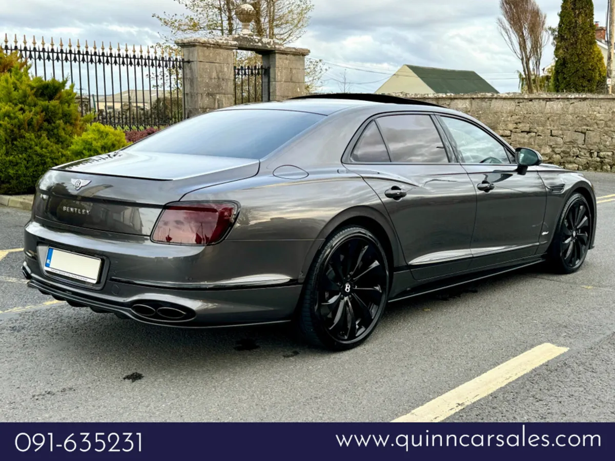 Bentley Flying Spur 3.0 V6 HYBRID AUTO==HUGE SPEC= - Image 3