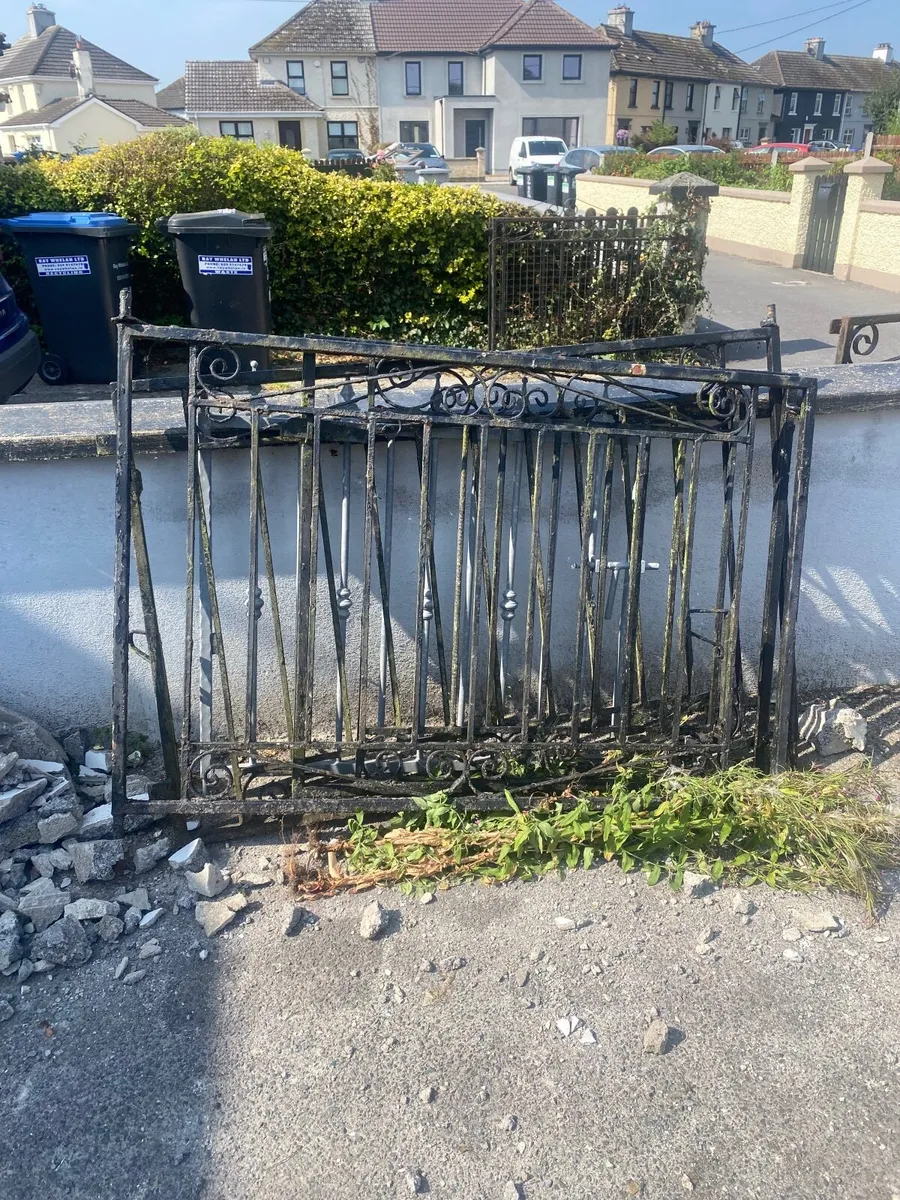 Vintage Wrought Iron Gate – Needs Restoration - Image 2