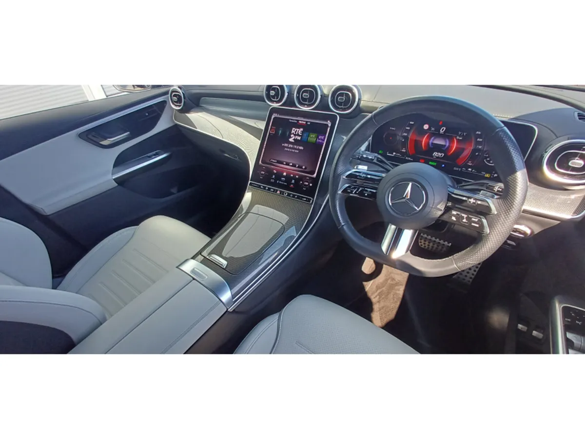 Mercedes-Benz GLC 300E AMG LINE 4MATIC - Image 4
