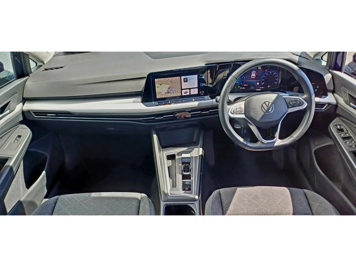 Volkswagen Golf 1.0 TSI 110HP Life MHEV - Image 4