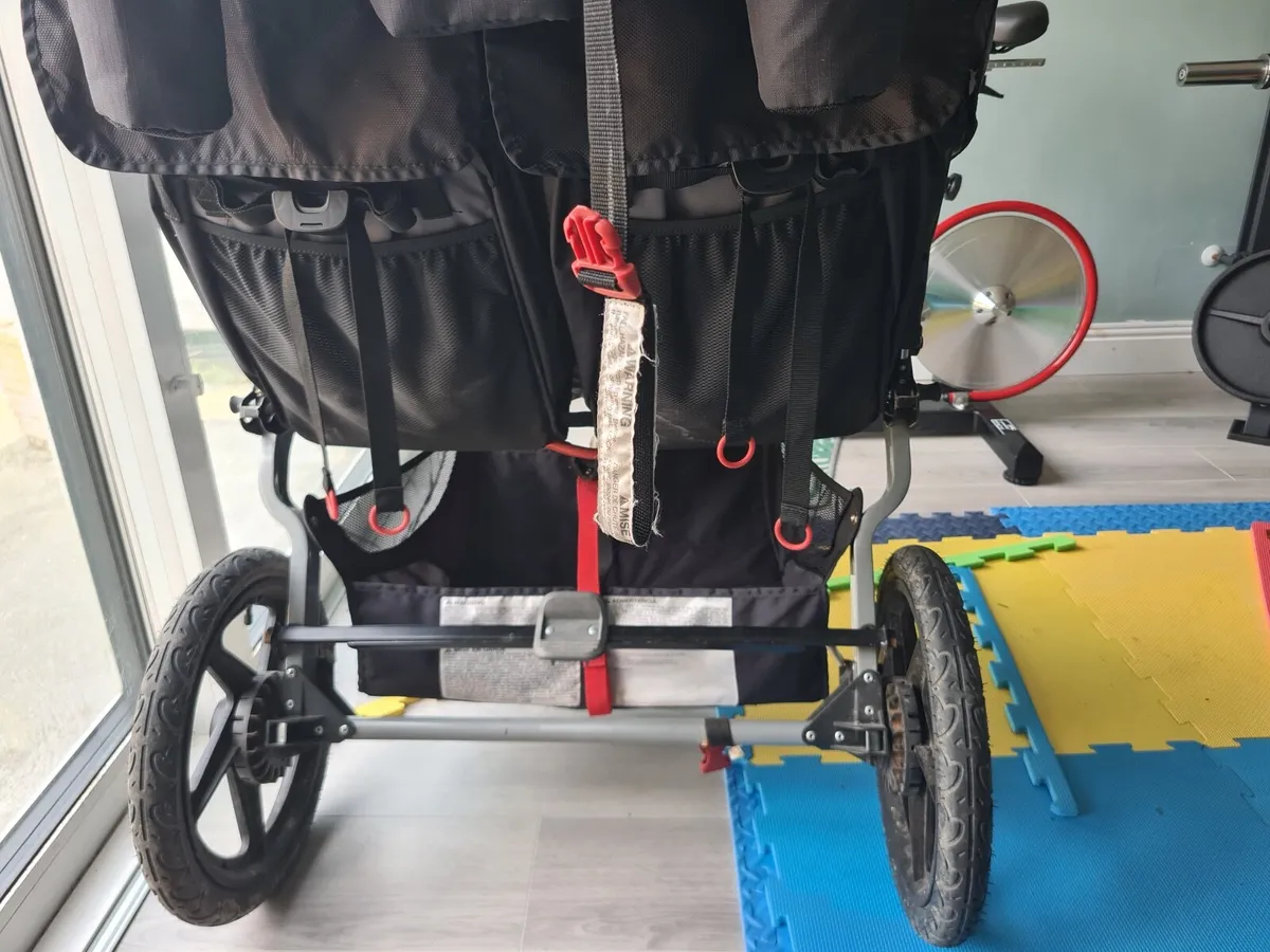 BOB Duallie: The Ultimate Jogging Double Stroller - Image 4