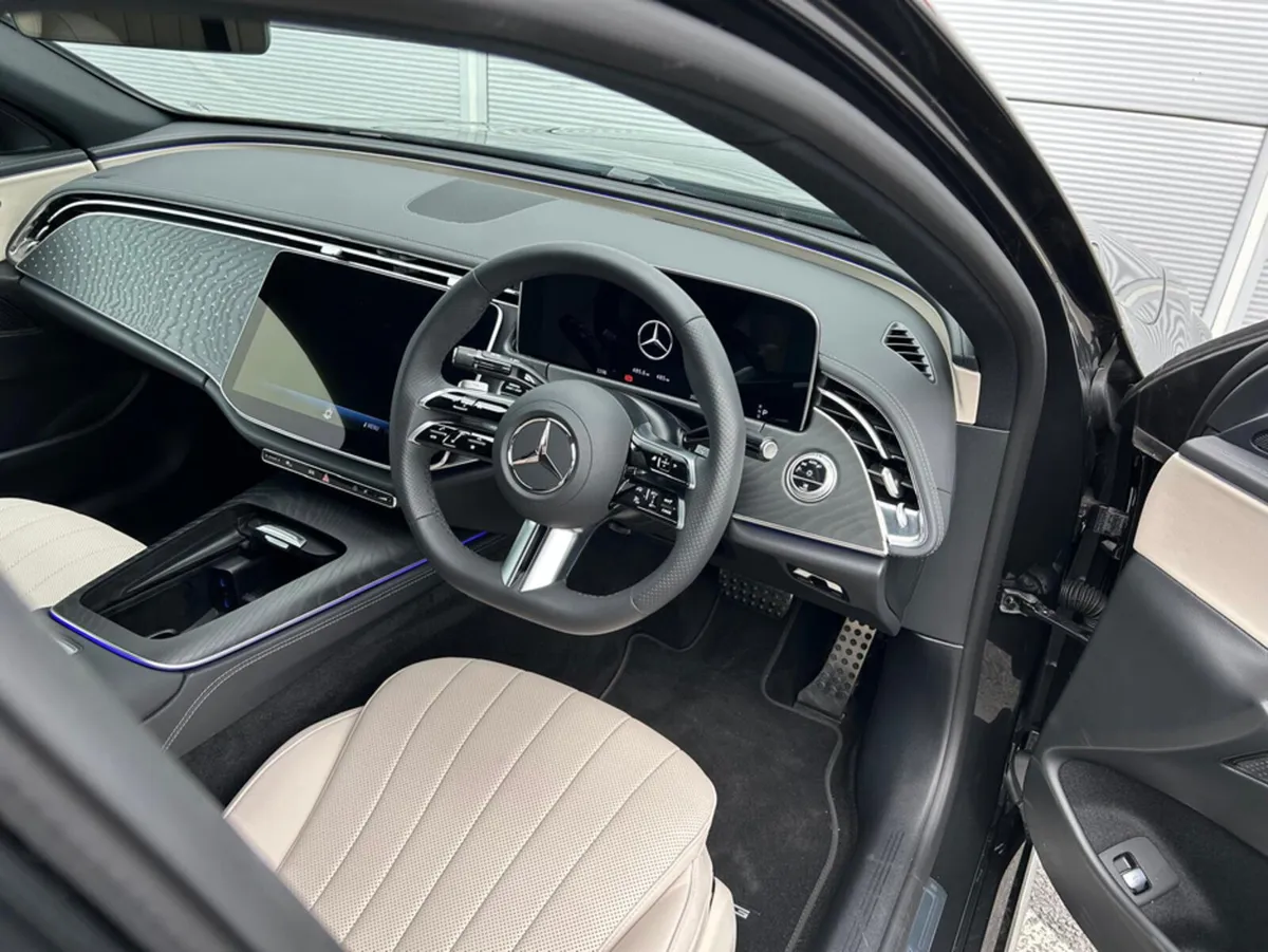 Mercedes-Benz E-Class 252 E 220 D AMG LINE Advance - Image 3