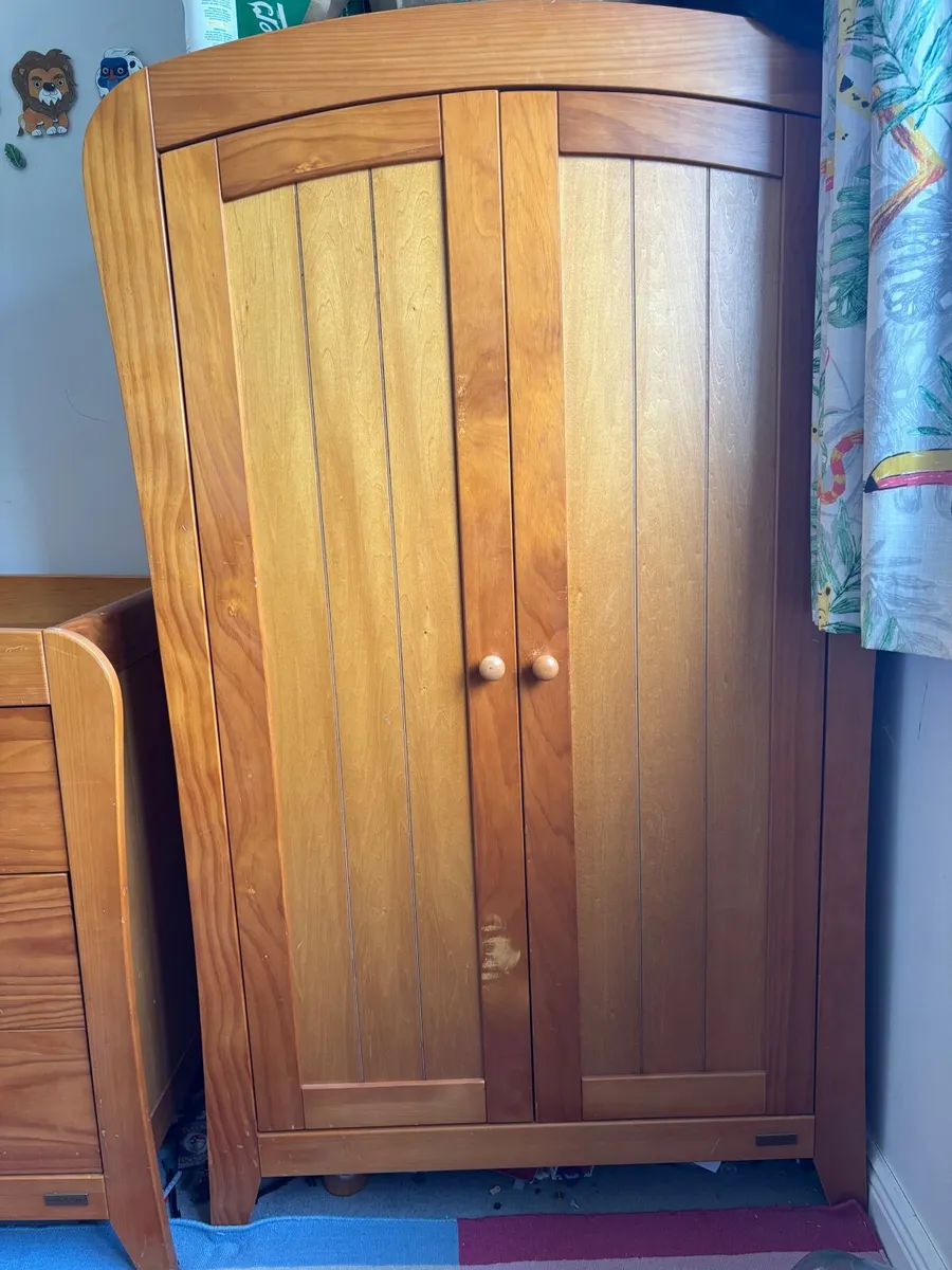 Nursery wardrobe and chest of drawers - Image 4