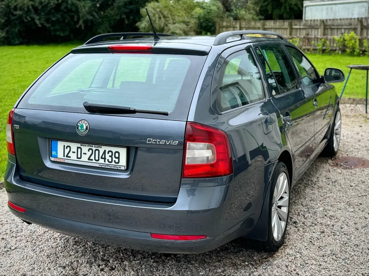 Skoda Octavia-NCT-TAX-2.0 Diesel-2012 - Image 4