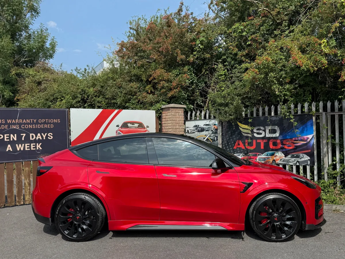 2023 Tesla Model Y Long Range Dual Motor - Image 4