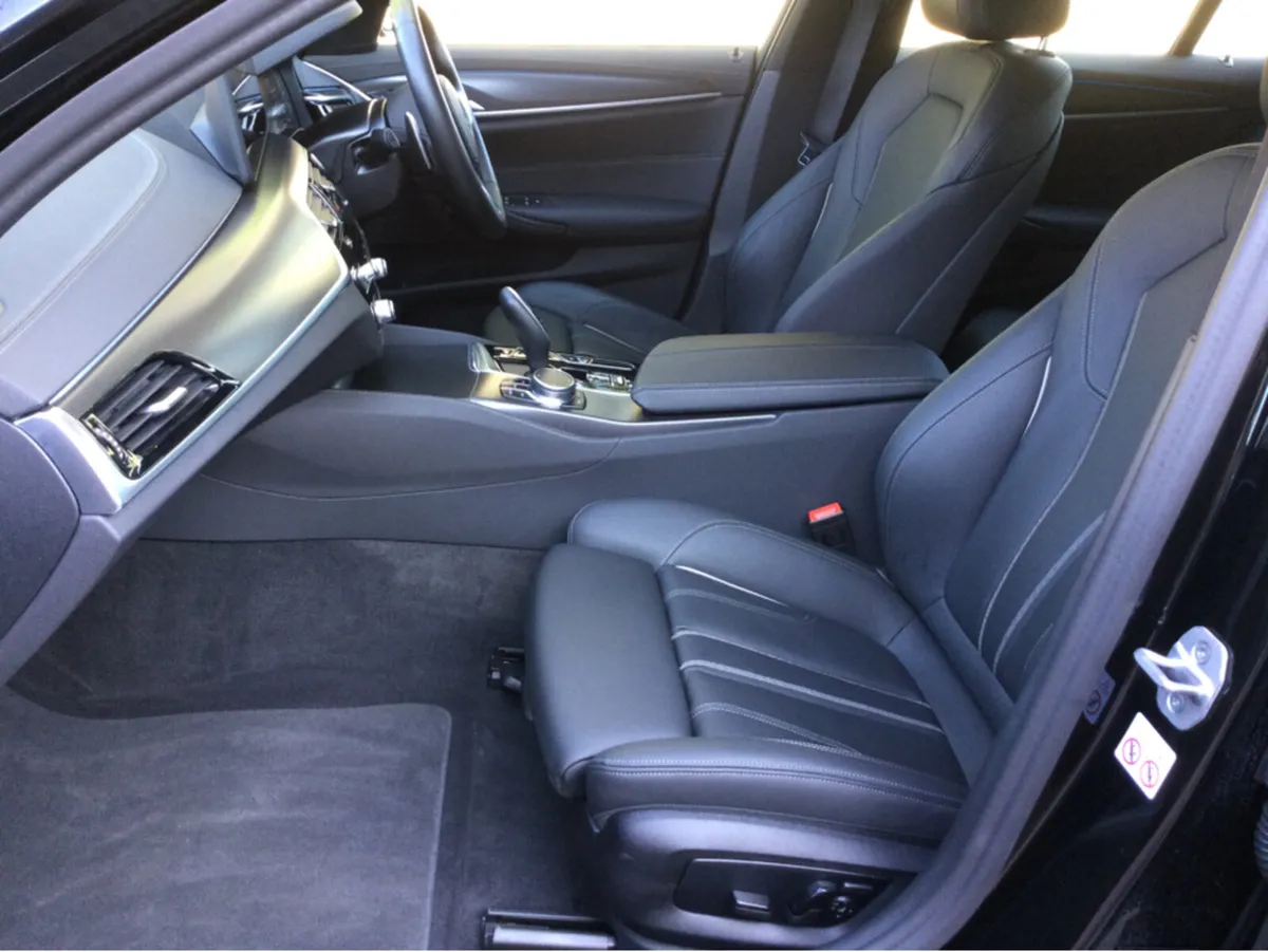 BMW 5-Series XDRIVE M SPORT AUTO ESTATE- 4 Wheel D - Image 4