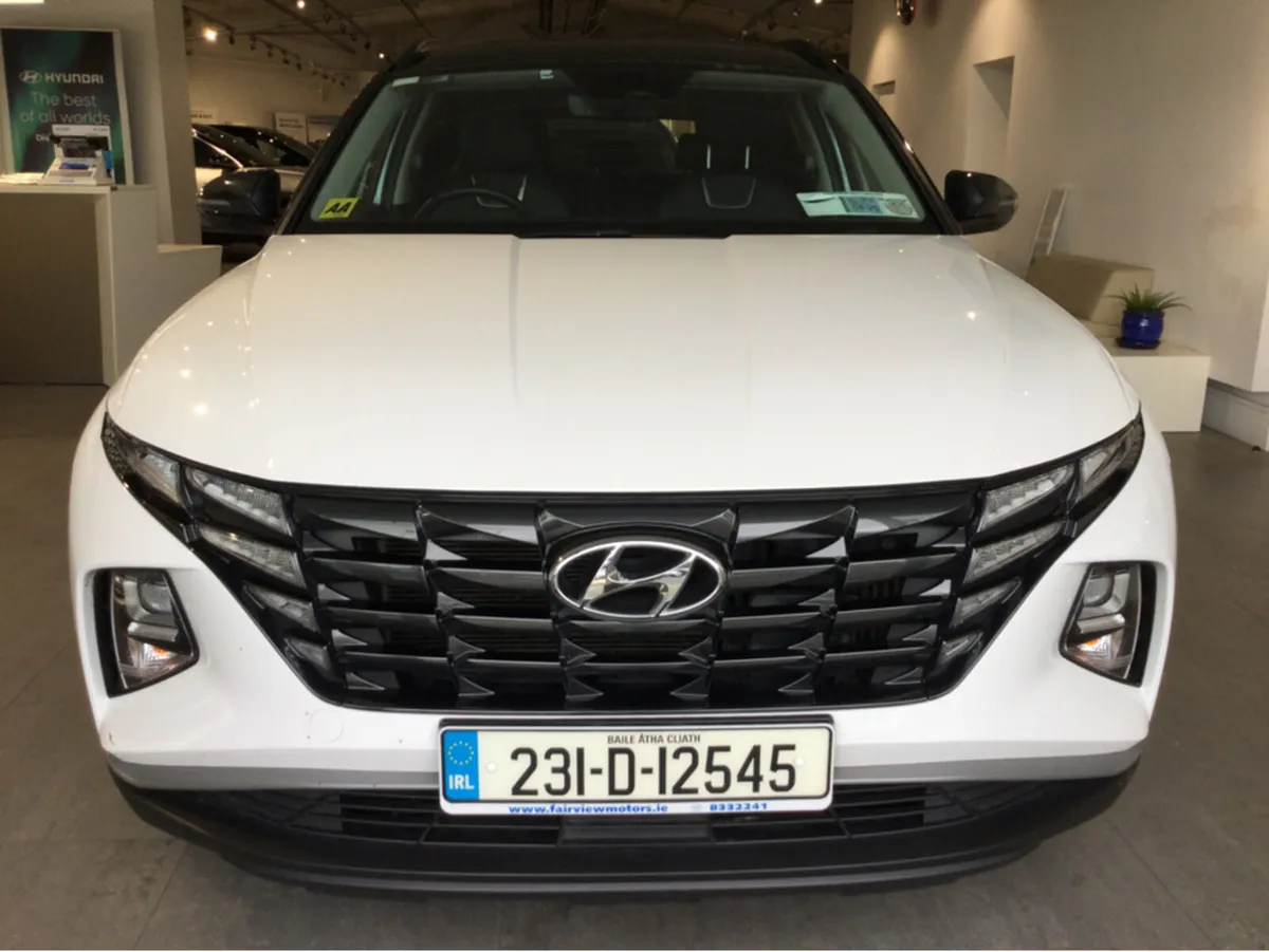 Hyundai Tucson EXECUTIVE PLUG IN HYBRID -Two Tone - Image 3