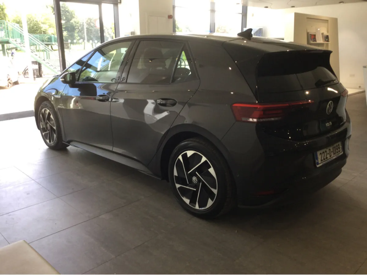 Volkswagen ID.3 PRO 58KW ** HIGH SPEC ** - Image 4