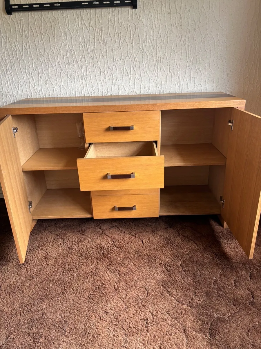 Dining table, 6 chairs, matching side cabinet - Image 3