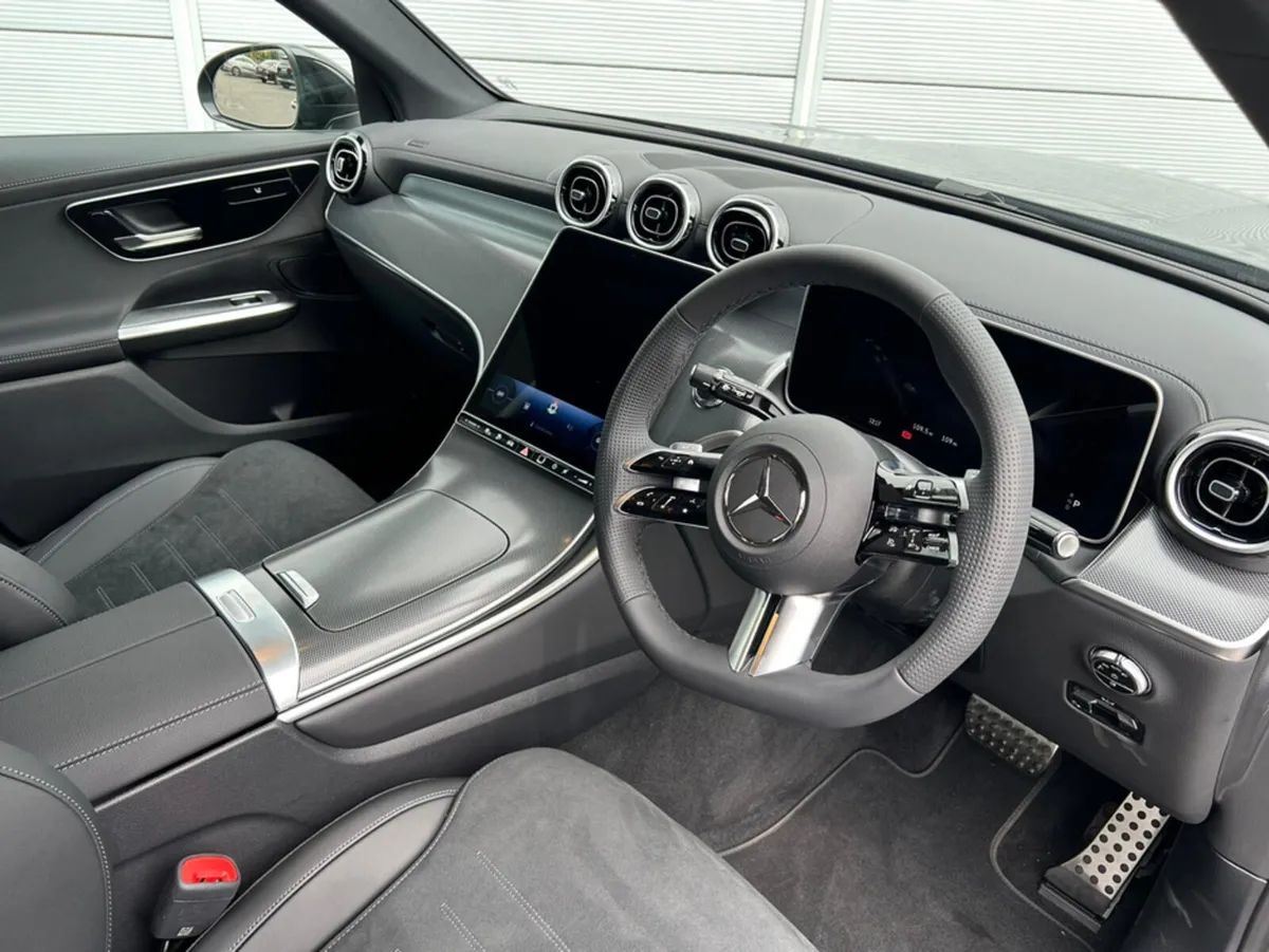 Mercedes-Benz GLC 252 GLC 300 DE 4MATIC AMG URBAN - Image 4