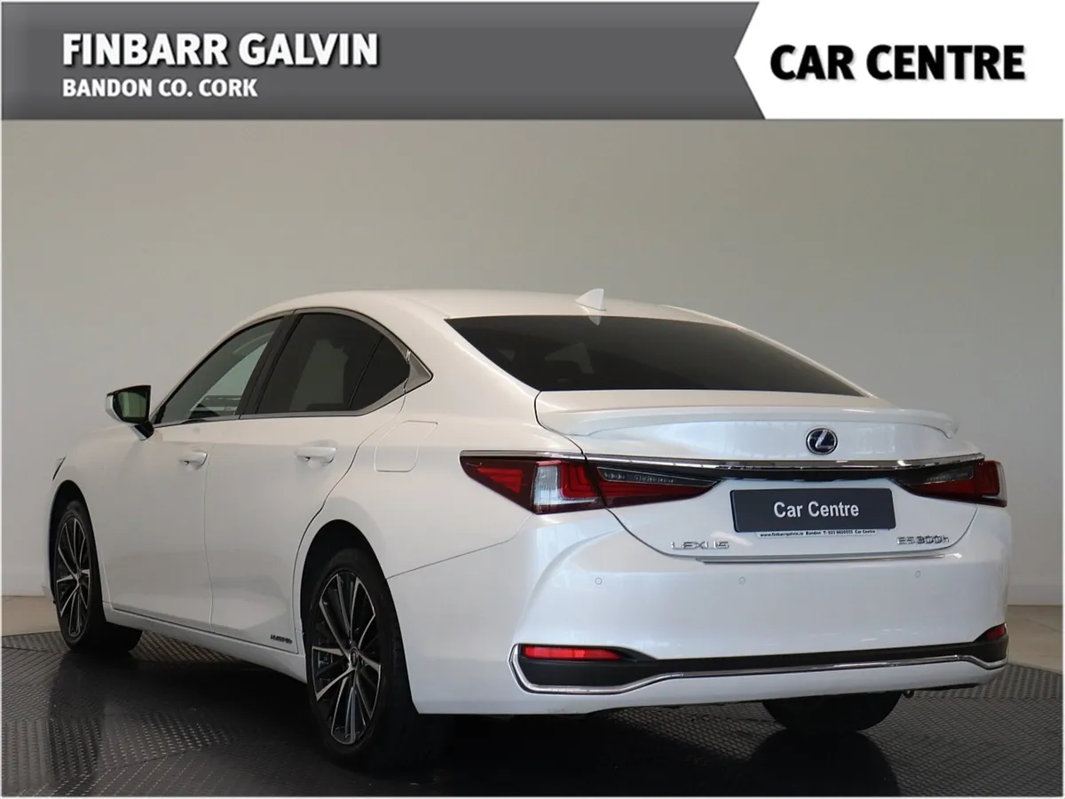 Lexus ES 300 H - Image 3