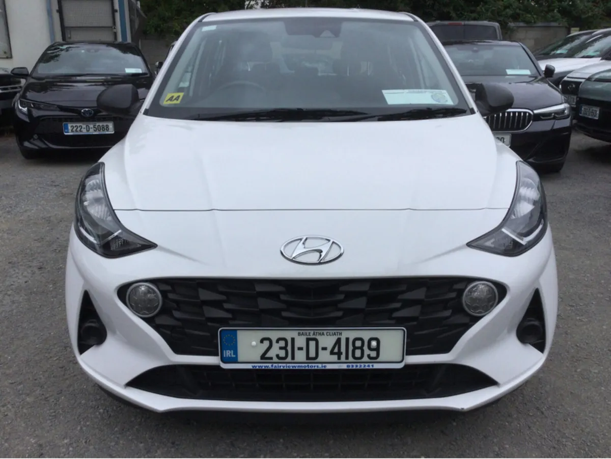 Hyundai i10 CLASSIC 5DR - Only 21,000 Km - Warrant - Image 4