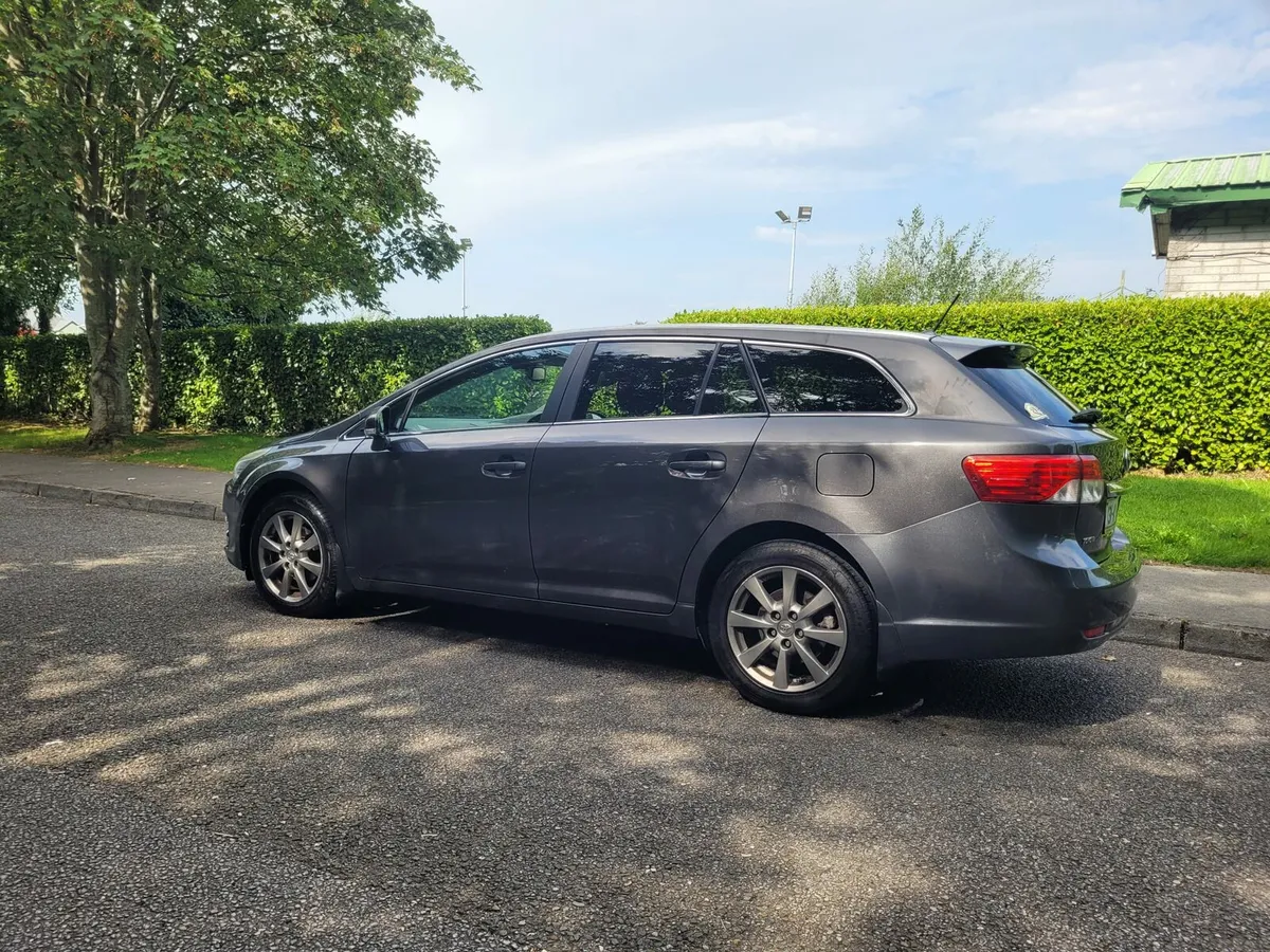 131 TOYOTA AVENSIS 2.0 D4D TOP SPEC NCT BOOKED. - Image 3