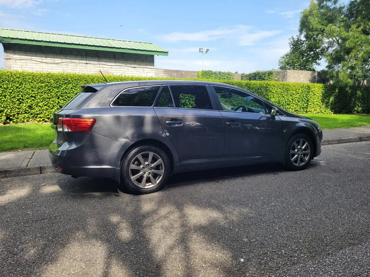 131 TOYOTA AVENSIS 2.0 D4D TOP SPEC NCT BOOKED. - Image 4