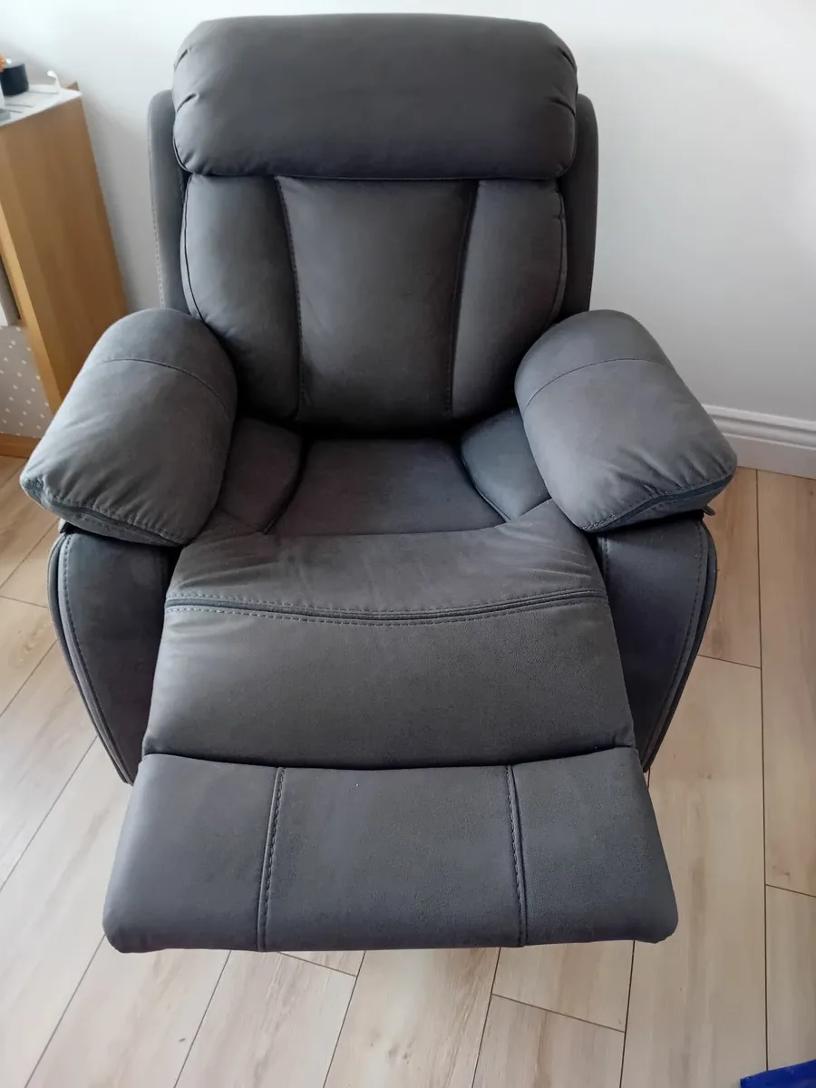 Armchair - Image 1