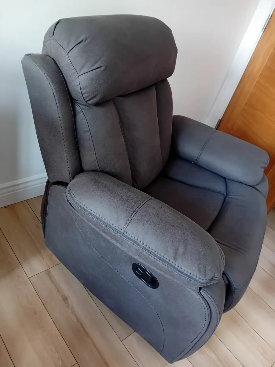 Armchair - Image 2