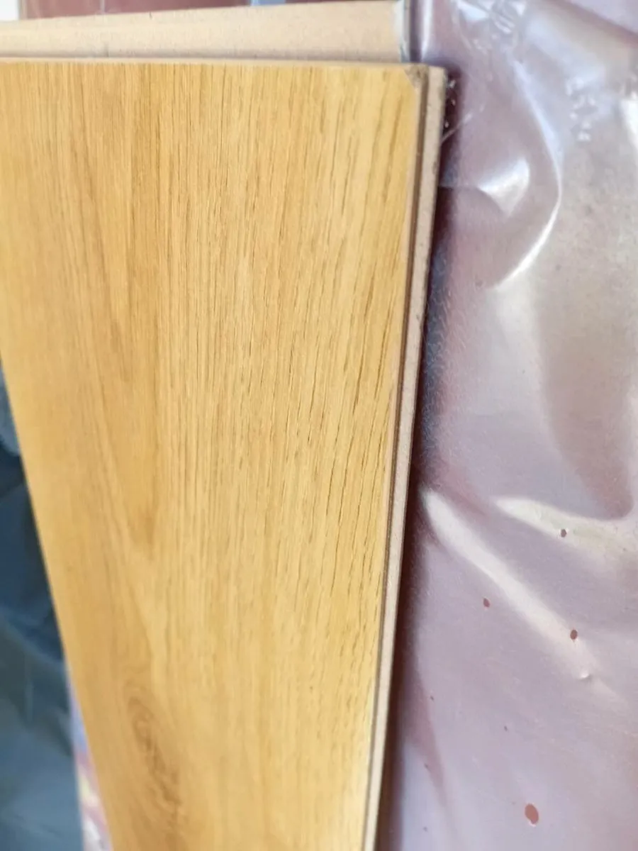 Oak flooring - Image 1