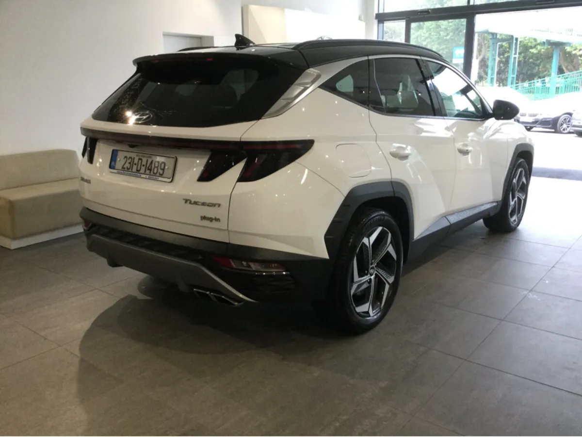 Hyundai Tucson EXECUTIVE PLUS PLUG IN HYBRID - Image 2