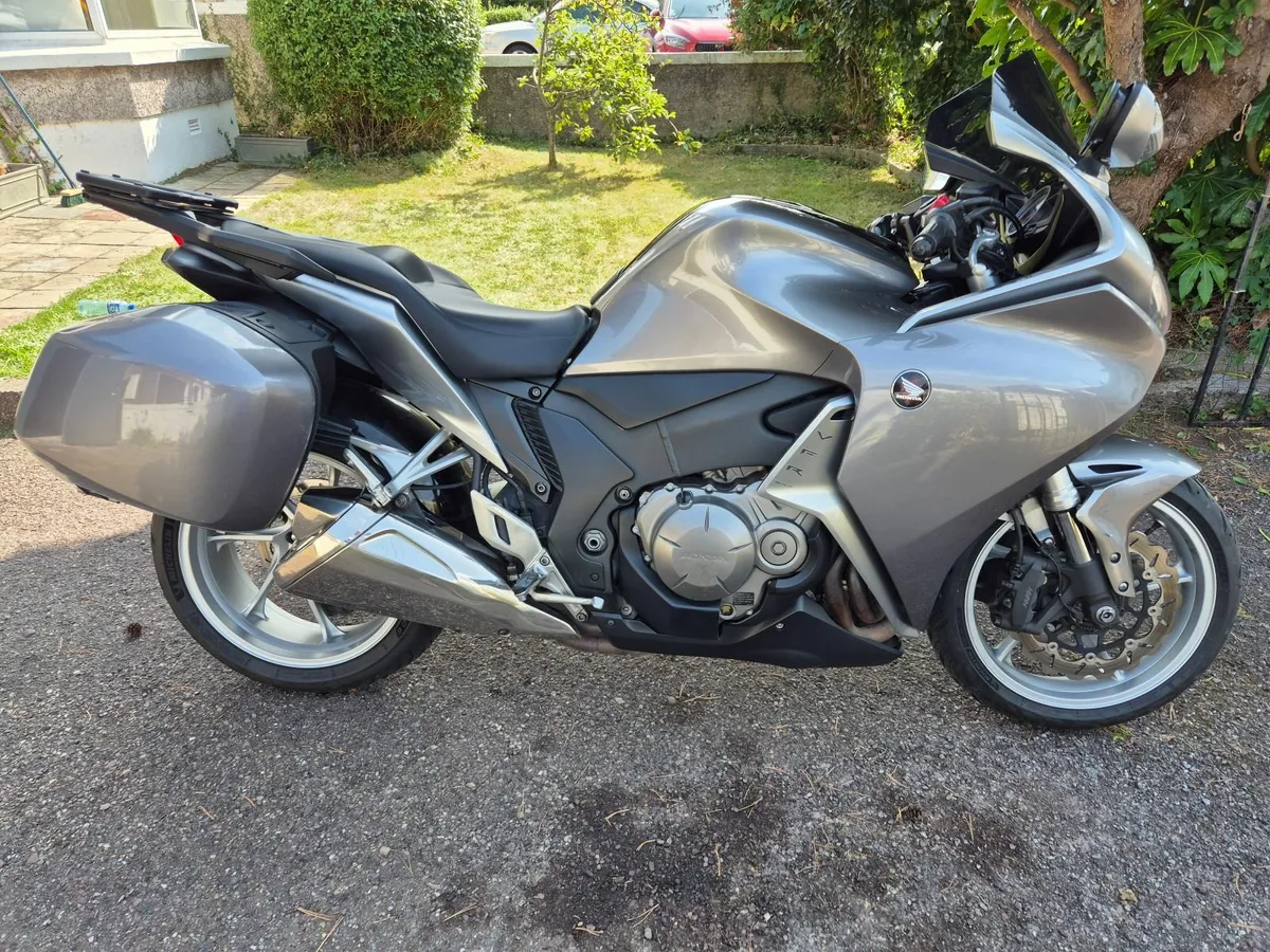 Honda VFR  1200F - Image 1