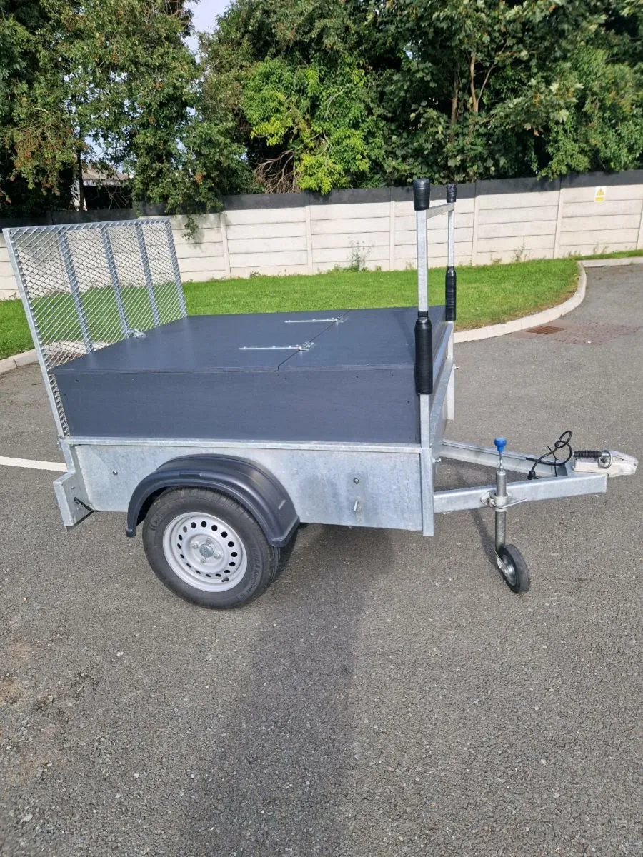 Trailer - Image 1