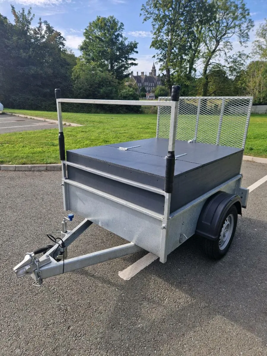 Trailer - Image 2