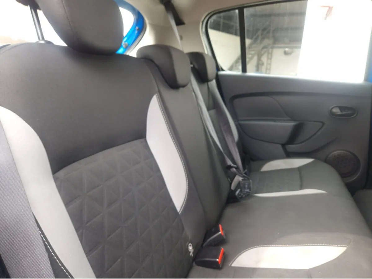 Dacia Sandero STEPWAY SIGNATURE 1.5 DCI 90 4 - Image 2