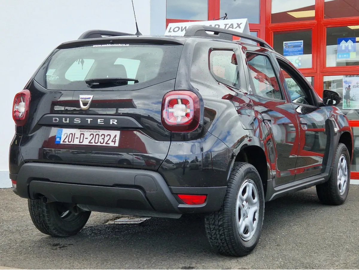 Dacia Duster ESSENTIAL BLUE DCI 115 4DR - Image 4