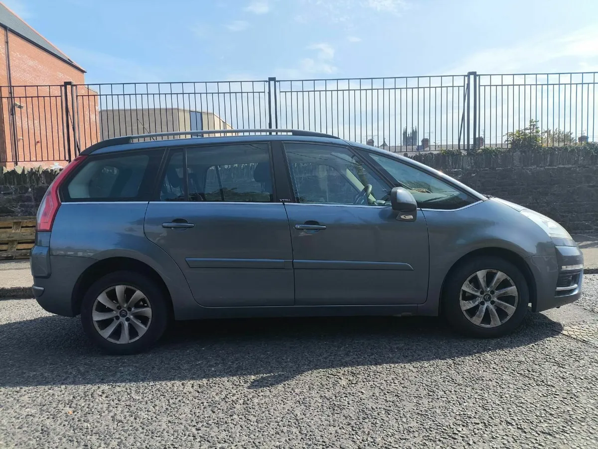 Citroen C4 Picasso 2011 - Image 1