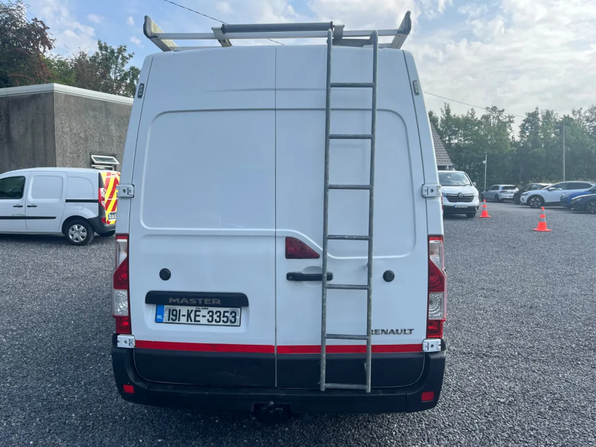 Renault Master 2.3L w/Roof Rack & Ladder - Image 4
