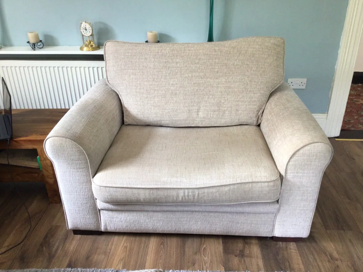 Couch and arm chair - Image 2