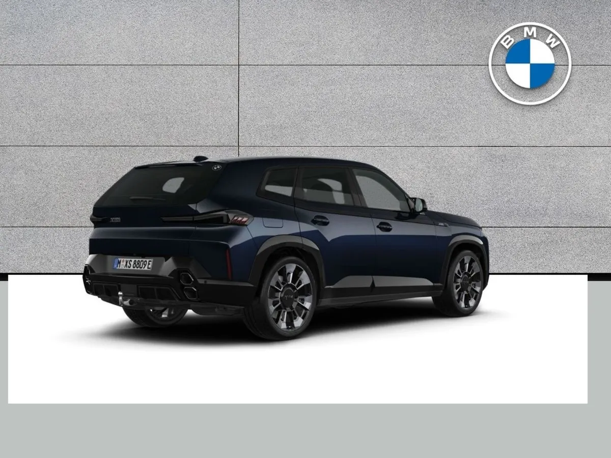 BMW XM 50e - Image 2